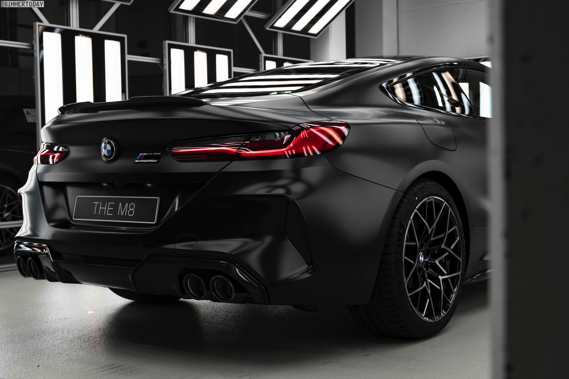 Bmw M8 Individual Fire Red Und Frozen Black Fur Kanada